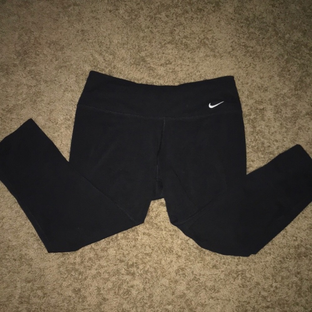 Black nike crop